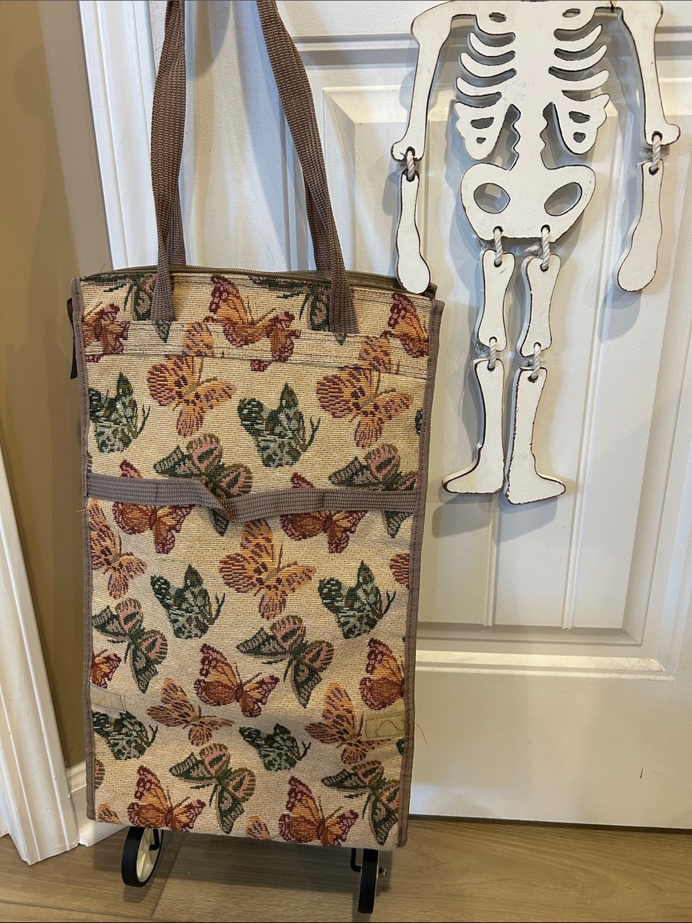 Vintage tapestry butterfly rolling suitcase